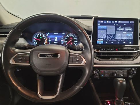 Used 2022 Jeep Compass Latitude image 11