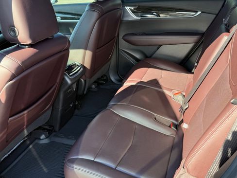 Used 2020 Cadillac XT6 Premium Luxury image 15