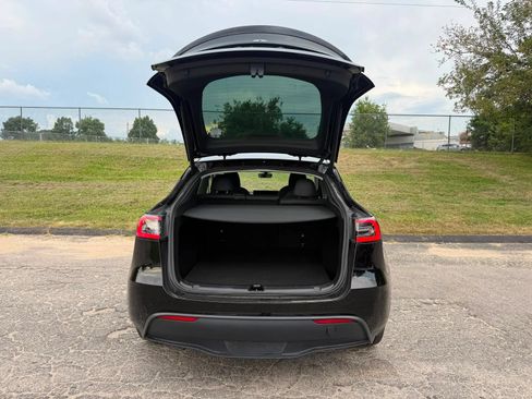 Used 2025 Tesla Model Y Long Range AWD/4WD image 7