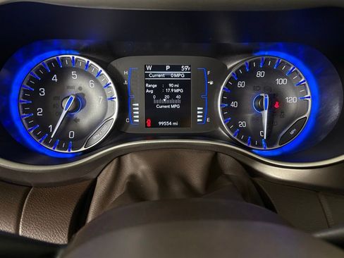 Used 2018 Chrysler Pacifica Touring-L w/ Premium Audio Group image 22