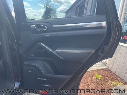 Used 2016 Porsche Cayenne Turbo S image 35