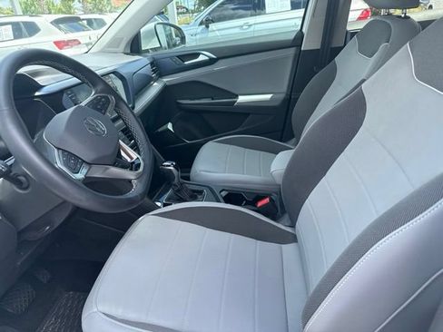 Used 2024 Volkswagen Taos SE FWD image 15