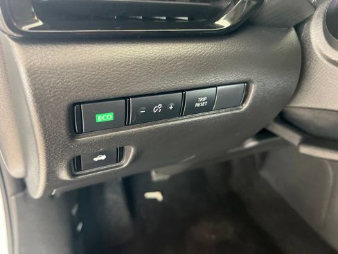 Certified 2023 Nissan Sentra SR FWD image 49