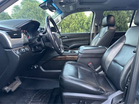 Used 2019 Chevrolet Suburban LT AWD/4WD image 9
