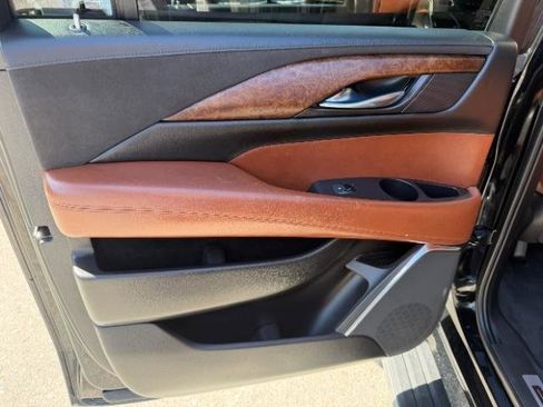 Used 2015 Cadillac Escalade ESV Premium image 30