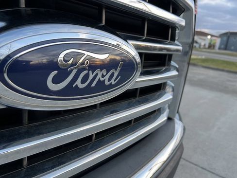 Used 2015 Ford F150 XLT w/ Equipment Group 302A Luxury image 31