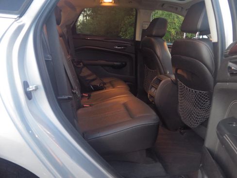 Used 2014 Cadillac SRX Luxury w/ Driver Awareness Package image 14