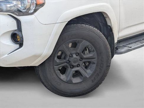 Used 2015 Toyota 4Runner SR5 image 21