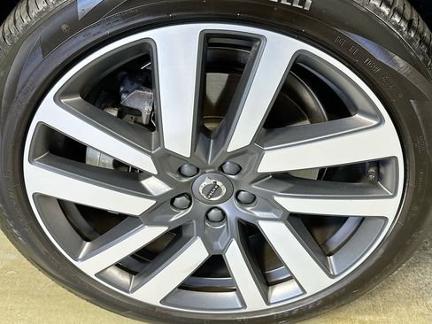 Used 2025 Volvo V90 B6 Cross Country Ultra w/ Protection Package Premier image 33