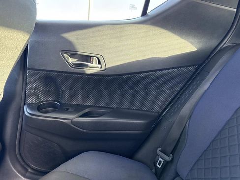 Used 2020 Toyota C-HR XLE image 19