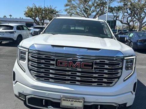 Used 2023 GMC Sierra 1500 Denali w/ Denali Reserve Package AWD/4WD image 2
