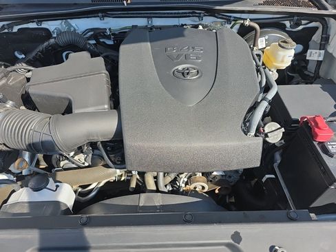 Used 2023 Toyota Tacoma SR5 image 9