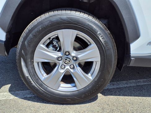 Certified 2025 Toyota RAV4 XLE AWD/4WD image 7