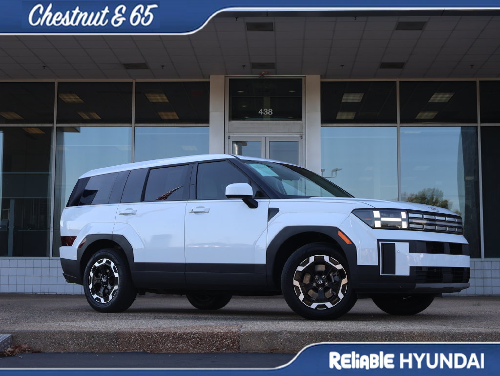 Used 2024 Hyundai Santa Fe SE FWD image 2