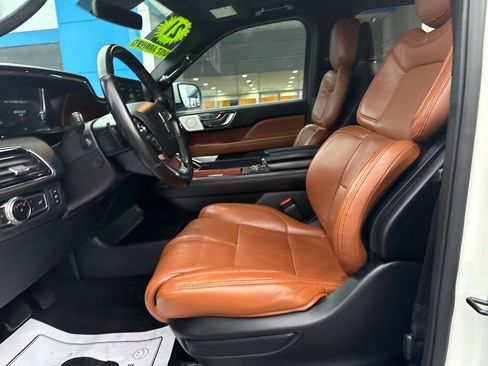 Used 2021 Lincoln Navigator Reserve image 10