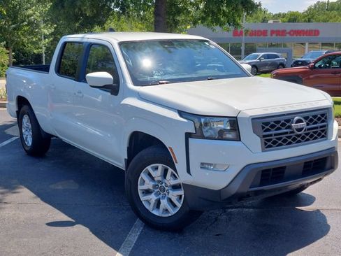 Used 2024 Nissan Frontier SV w/ Technology Package AWD/4WD image 2