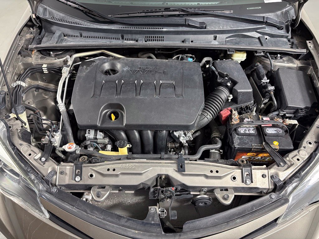 Used 2018 Toyota Corolla SE w/ SE Premium Package FWD image 40