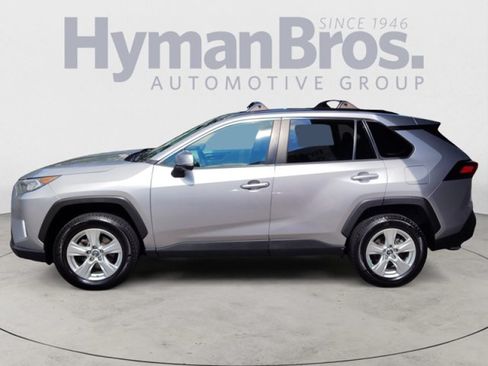 Used 2019 Toyota RAV4 XLE AWD/4WD image 6