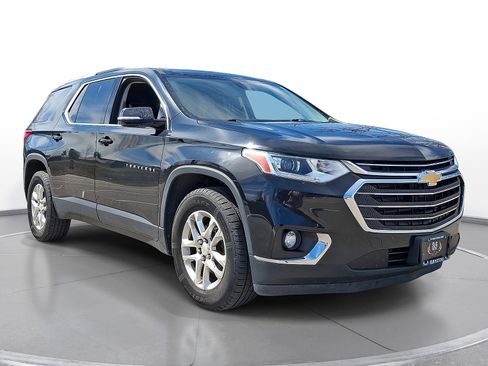 Used 2018 Chevrolet Traverse LT image 1
