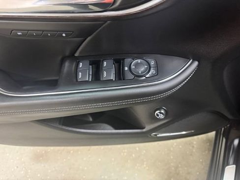 Used 2023 Buick Envision Avenir image 13