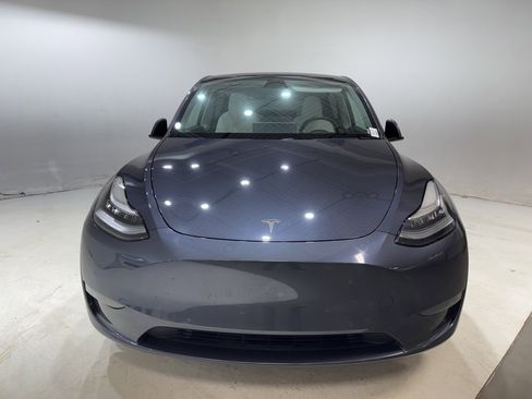 Used 2021 Tesla Model Y Long Range image 2