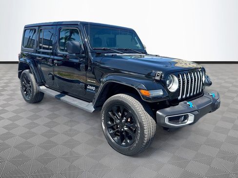 Used 2023 Jeep Wrangler Unlimited Sahara w/ Cold Weather Group AWD/4WD image 4