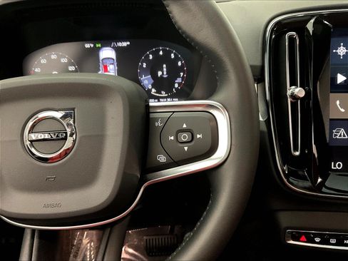 Used 2019 Volvo XC40 T5 Momentum AWD/4WD image 12