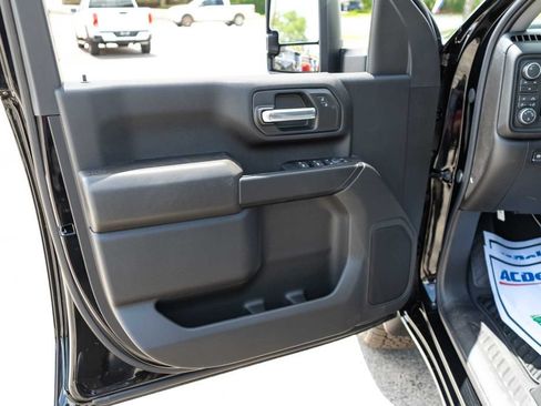 New 2026 Chevrolet Silverado 2500 Custom w/ Custom Value Package AWD/4WD image 12