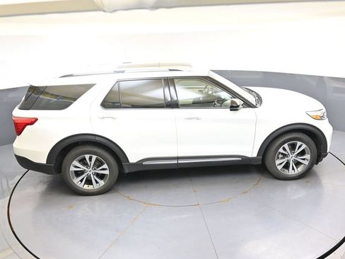 Used 2020 Ford Explorer Platinum w/ Premium Technology Package AWD/4WD image 42