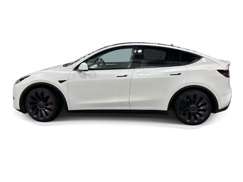 Certified 2022 Tesla Model Y Performance AWD/4WD image 3