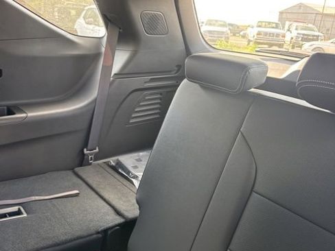 New 2025 Chevrolet Traverse LT w/ Driver Confidence Package image 15