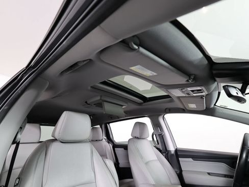Used 2018 Honda Odyssey Touring image 40