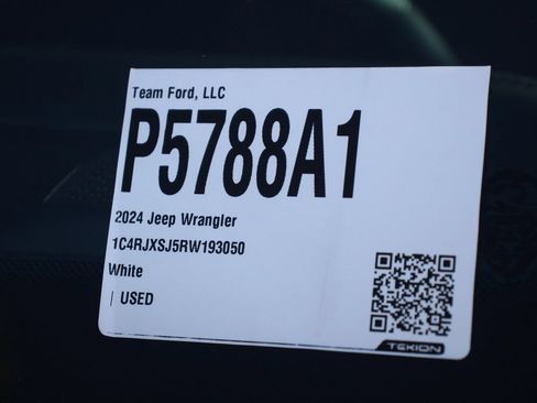 Used 2024 Jeep Wrangler Unlimited Rubicon 392 AWD/4WD image 30