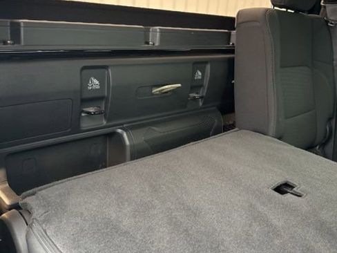 Used 2021 Jeep Gladiator Sport image 39