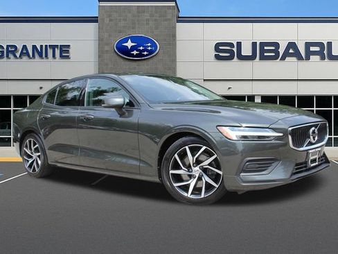 Used 2020 Volvo S60 T5 Momentum FWD image 3