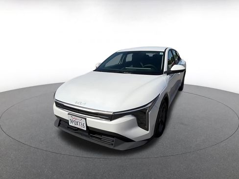 Used 2025 Kia K4 LXS image 7