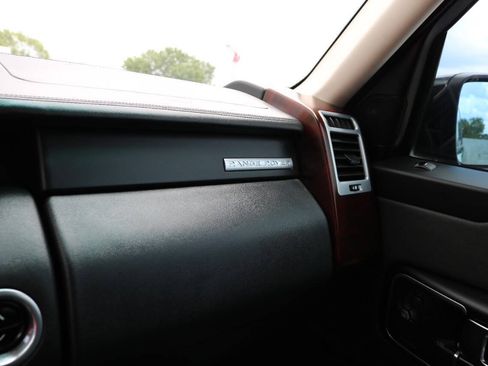 Used 2011 Land Rover Range Rover HSE AWD/4WD image 24