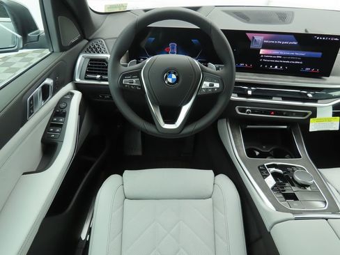 New 2026 BMW X5 sDrive40i w/ Premium Package image 10