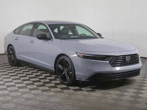 Used 2025 Honda Accord Sport image 2