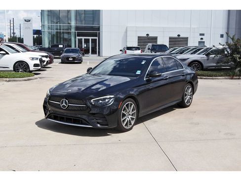 Used 2022 Mercedes-Benz E 350 Sedan image 3