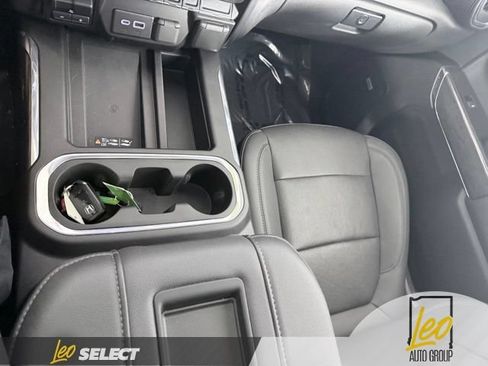 Used 2022 Chevrolet Silverado 1500 LTZ w/ LTZ Premium Package AWD/4WD image 14