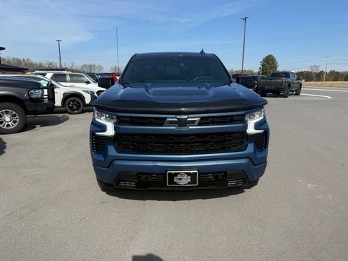 Used 2024 Chevrolet Silverado 1500 RST w/ Convenience Package II AWD/4WD image 6