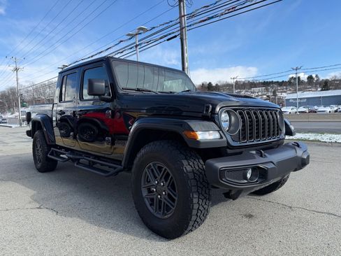 Certified 2025 Jeep Gladiator Sport image 3