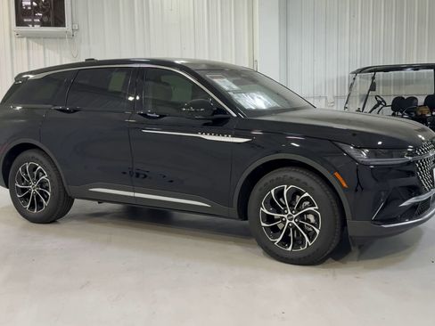 New 2026 Lincoln Nautilus Premier image 3