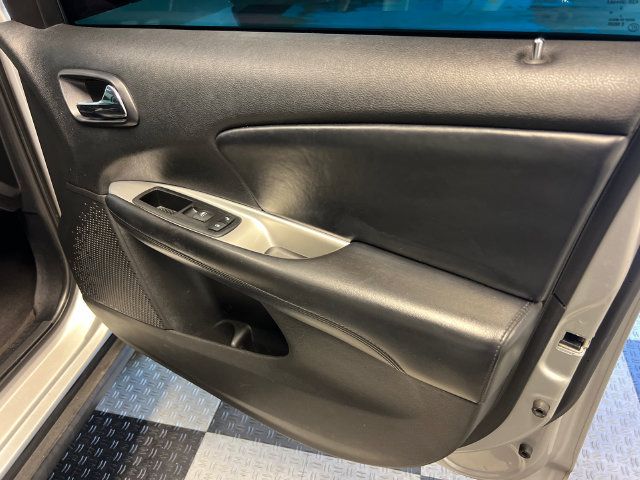 Used 2012 Dodge Journey SXT w/ Flexible Seating Group FWD image 11
