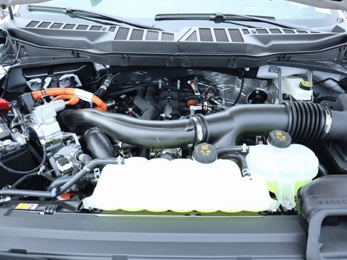 New 2025 Ford F150 Lariat w/ Equipment Group 502A High image 21