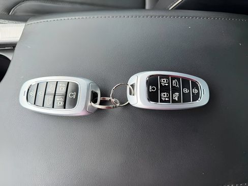 Used 2024 Hyundai Palisade Calligraphy AWD/4WD image 2
