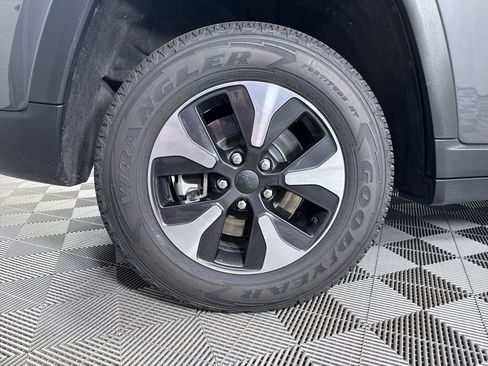 Used 2022 Jeep Grand Cherokee Limited 4xe image 27