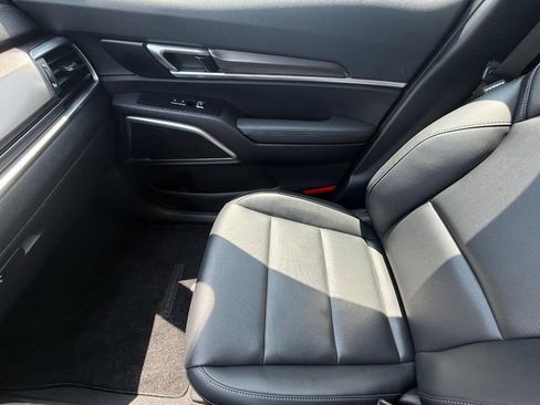 Used 2024 Kia Telluride LX FWD image 20