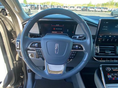 Used 2022 Lincoln Navigator Black Label AWD/4WD image 12